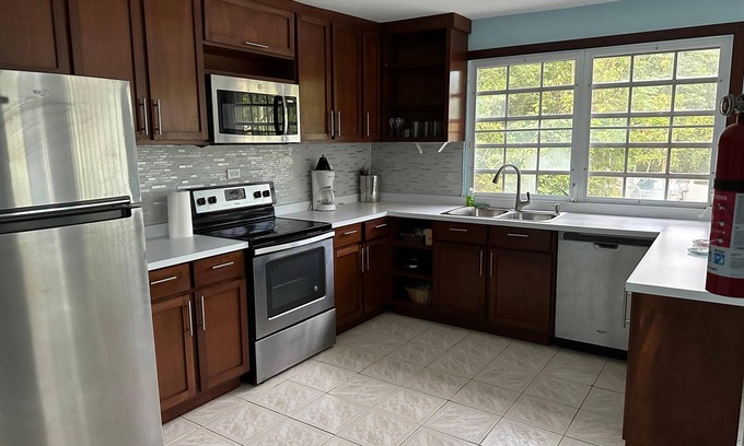Almirante Sur Apartamento | Peaceful Countryside 2BR House