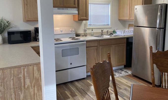 Summerton Casa | Peaceful Escape - minutes away from the boating dock/ Book Now!