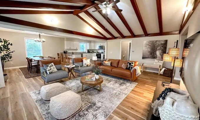 Elizabethtown Casa | Peaceful home with a close proximity to downtown, sports park, and more