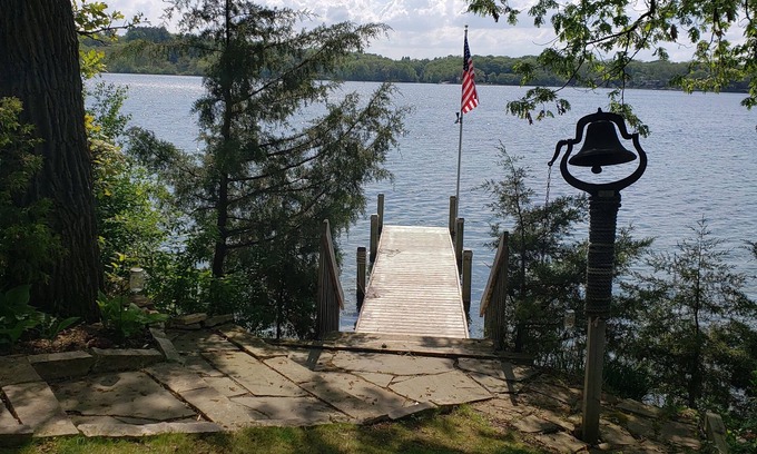 East Troy Casa | Peaceful & "Pleasant" Lake Retreat on "The Point"