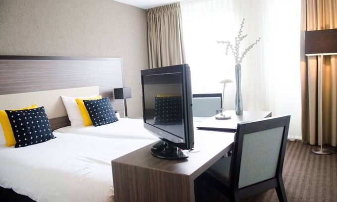 Weert Hotel | Peaceful Stay Near Nature w/ Dining and Parking!