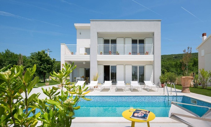 Stanisovi Villa | Tranquila villa en Stanisovi con vista al mar