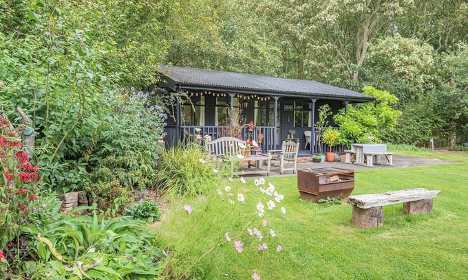 Cornisholme Cabaña | Peaceful Woodland Lodge