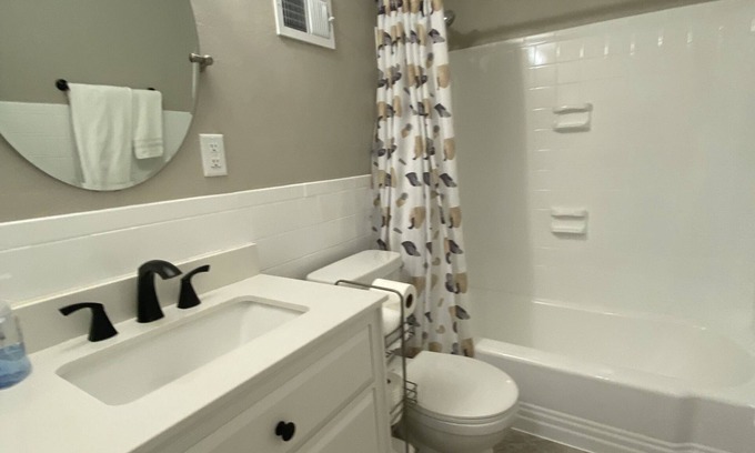 Peachtree City Casa | Peachtree City Ranch with full basement mother-in-law apartment.