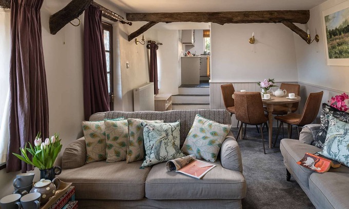 Combe Martin Cabaña | Peacock Cottage - sleeps 4 guests in 2 bedrooms