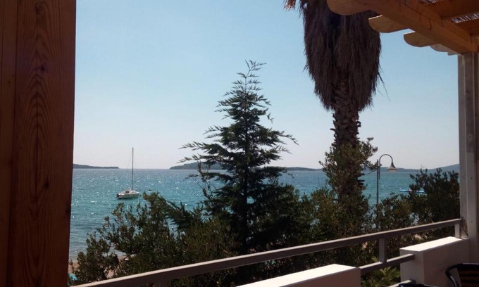 Zaboric Apartamento | 'Pebble' - Beach Apartment, Žaborić