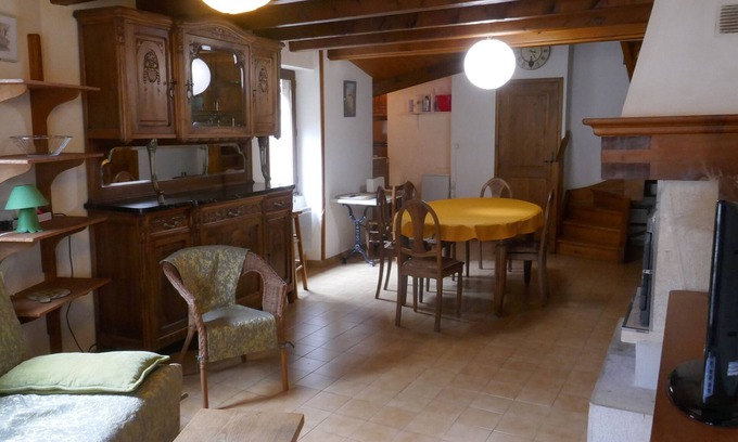 Sainte-Enimie Casa | Pedestrian center, upstairs apartment and use of entire house