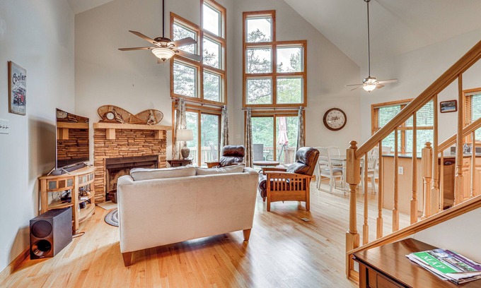 Basye Cabina | 'Peeking Pines' A-Frame Cabin in Bryce Resort!