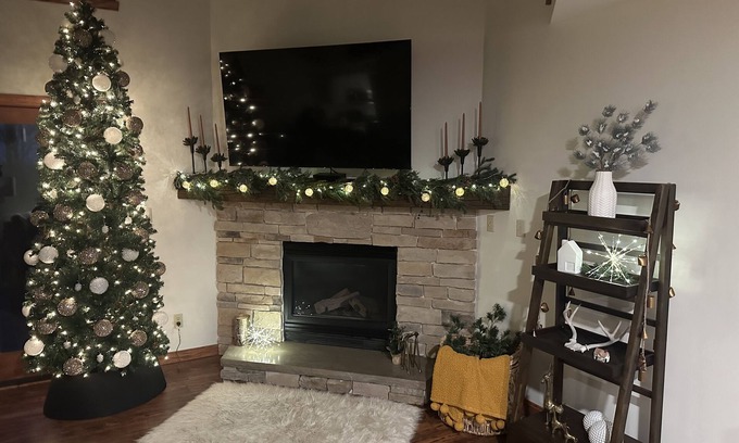 Clymer Condominio | Peek’n Peak Ski Resort 3+bed 3 bath Condo, updated 2,00O sq feet walk to slopes