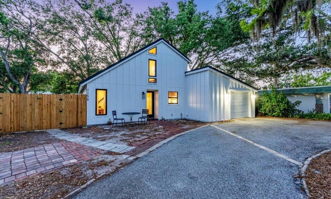 Alta Vista Casa | Pelican Cove - 3/2 Private Backyard Heated Pool