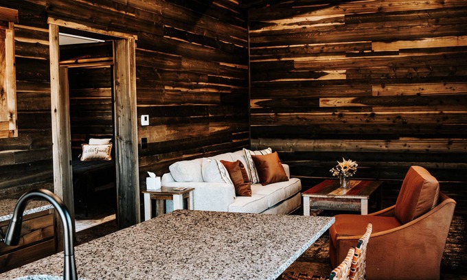 Last Chance Cabina | Pendleton Pointe Cabin #D