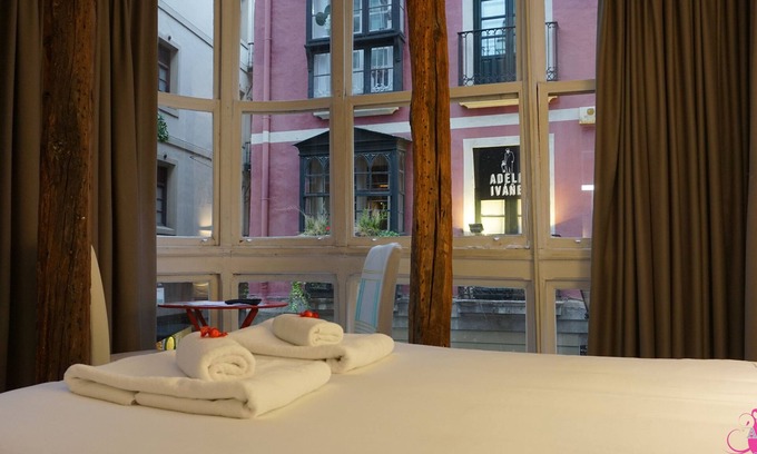 Centro histórico de Bilbao Casa | Pensión AliciaZzz Bed & Breakfast