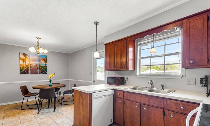 Myrtle Grove Casa | Pensicola Paradise - 20 min from Perdido & Pensicola Beach