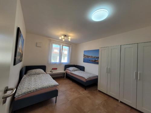 Griesstatt Apartamento | Pension Chen mit 2 Schlafzimmern, EBK, separat Balkon