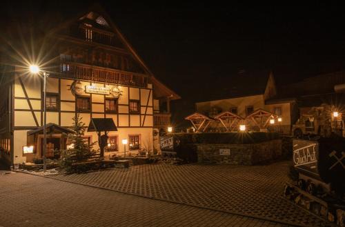 Thermalbad Wiesenbad Casa | Pension und Gaststätte Zur Knappenschänke