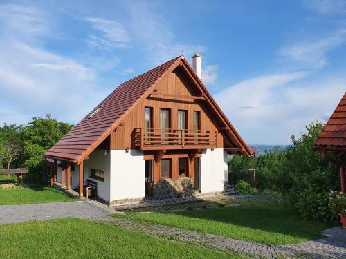 Lupeni Casa | Pensiunea Szilas Panzió