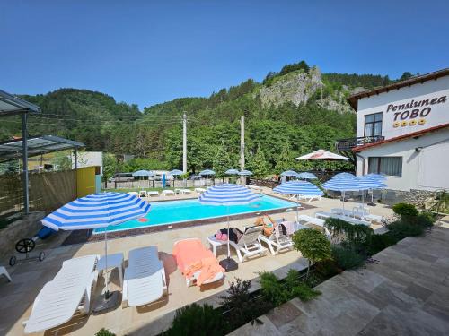 Baia de Fier Casa | Pensiunea Tobo