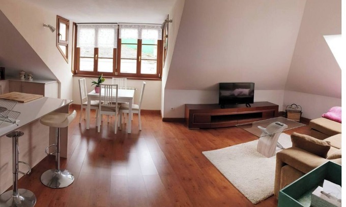 Figueras (Castropol) Apartamento | Atico en el centro, muy luminoso