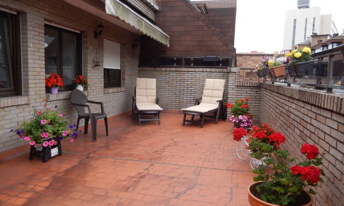 Centro de Oviedo Apartamento | ÁTICO EN EL CENTRO DE OVIEDO CON PLAZA DE GARAJE Y WIFI GRATIS