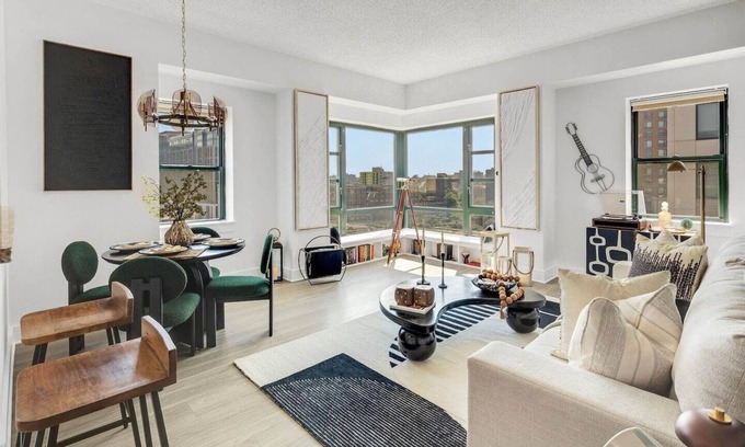 Downtown Apartamento | Penthouse Perfection: with Unmatched Skyline Views