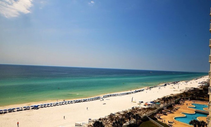 Coffeyville Condominio | Penthouse, Rates Reduced, Heated Pool & Hot Tub, Fabulous View & Decor