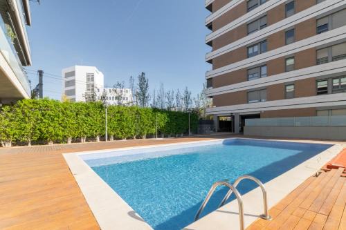 Cornella de Llobregat Apartamento | Penthouse with Private Terrace & Pool Access
