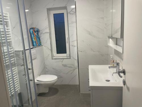 Postojna Apartamento | Penzion Škorenjček