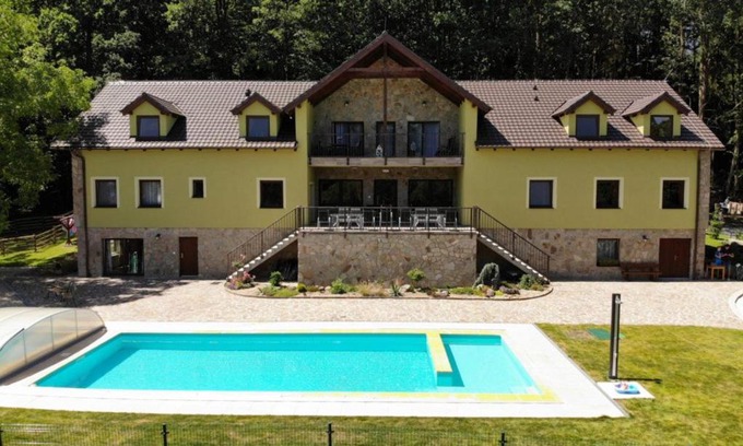 Vraz Casa | Penzion Harmonika