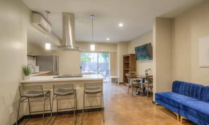 Central Sacramento Casa | Perfect 1-bedroom on beautiful and quiet street