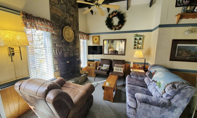 Charter Hills Casa | Perfect Beech Mountain Retreat with Full Kitchen, Wifi and Pet-Friendly
