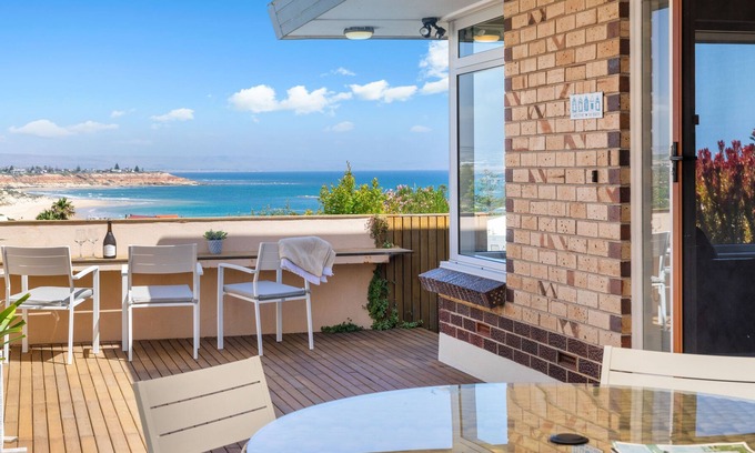 Adelaide Casa | Perfect Couples Retreat with Panoramic Sea Views