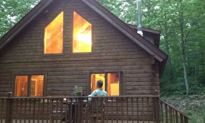 Mount Tremper Cabina | PERFECT ESCAPE For Total Privacy, Rustic Modern Cabin, 15 Pvt. Ac, WiFi, Heat/AC