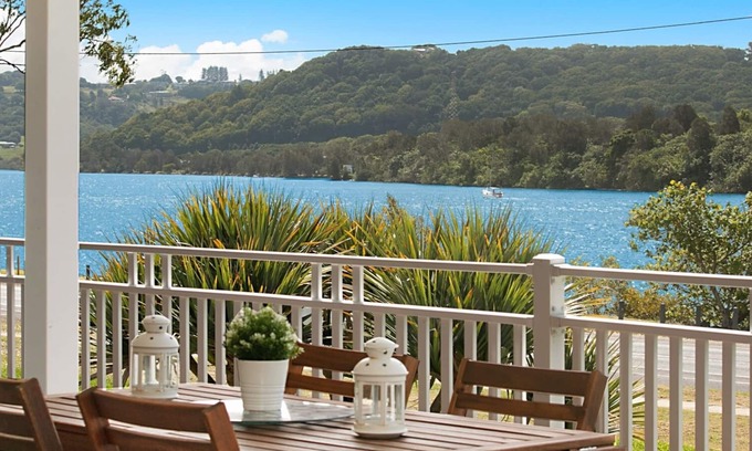 Chinderah Casa | Perfect Family Getaway with Uninterrupted Water Views.