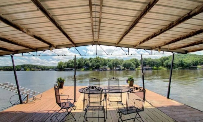 Climax Springs Casa | Perfect getaway! Quiet cove, large dock, great fishing, boat ramp on property.