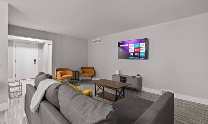 Rochester Apartamento | Perfect Getaway Comfort & Stunning City Views