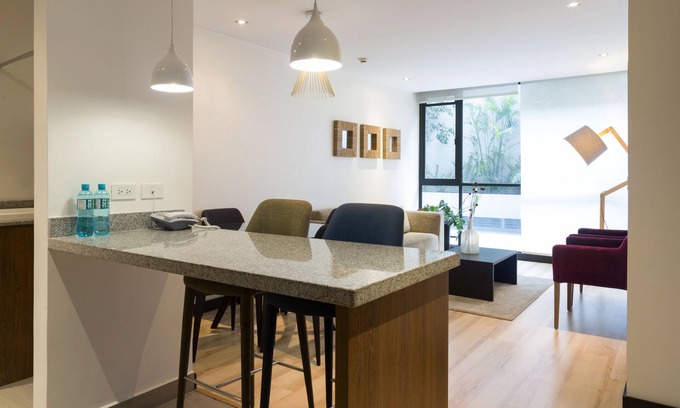 Distrito Financiero Apartamento | UBICACIÓN PERFECTA 1BDR 1. 5BTH WI FI, NETFLIX, PISCINA, GIMNASIO, SAUNA, SEGURIDAD LAS 24 HORAS.