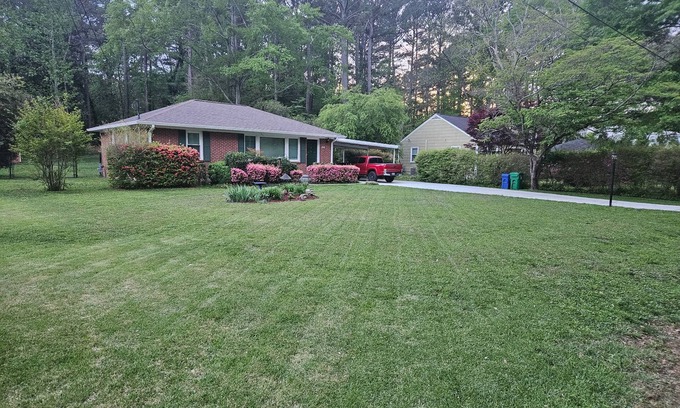 Greater Valley Brook Casa | Decatur casa en alquiler. 4 millas al Museo Emory y Fernbank. 7 millas al zorro.
