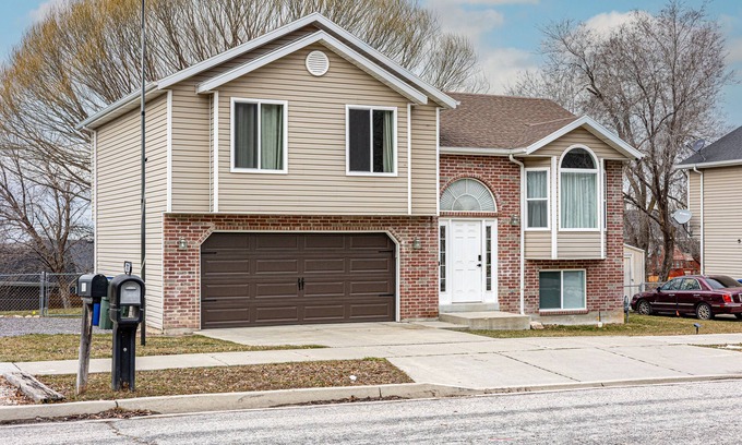 Ogden Casa | Perfect Location, mountain views w/ fenced yard