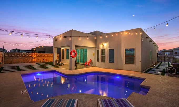Biggs Field Casa | !!!PERFECT!!! New Luxurious Modern Home w/ Private outdoor Pool !!