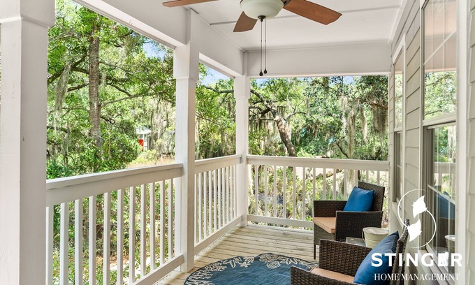 Port Royal Casa | Perfect Retreat - 10 mins to Parris Island + Walk to Coffee Shops & Restaurants