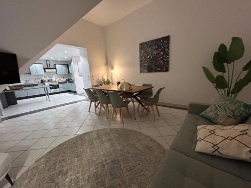 Hallbergmoos Apartamento | Perfekt für 6-8! Küche Parkplätze Flughafen
