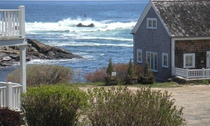 Ogunquit Condominio | Perkins' Cove Gem - Q934 Ocean view home with one bedroom loft in the heart of Perkins Cove 1 Condo by RedAwning