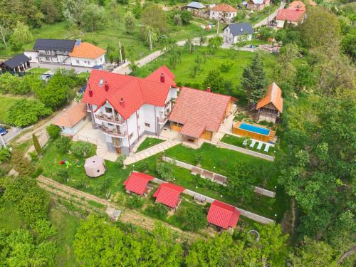 Albestii Paminteni Casa | Perla Argesului, Ciubar, Piscina, Lift, Evenimente, Cabana, Pensiune, Hotel Cazare Transfăgarasan Curtea de Arges
