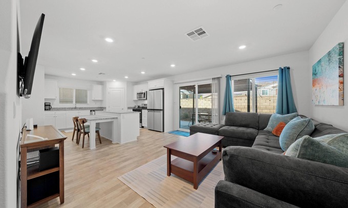 Winchester Casa | Pet Friendly 3 br/2.5 bath, Single Family Home with Private Yard, Community Park