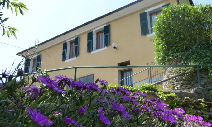 Casanova Lerrone Apartamento | Apartamento "Casa dei Fiori" que admite mascotas, con vistas a la montaña y Wi-Fi