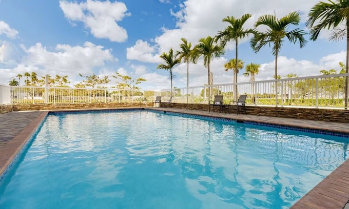 Florida City Casa | Pet-Friendly Accommodation Near Everglades National Park, Free Breakfast