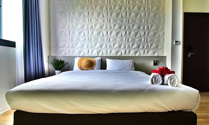 Maho Hotel | Pet-friendly Accommodation w/ FREE Parking! Near Princess Juliana Airport!
