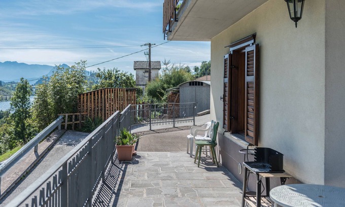 Baselga di Pine Apartamento | Apartamento "Tra i Due Laghi" que admite mascotas, con vistas al lago y terraza