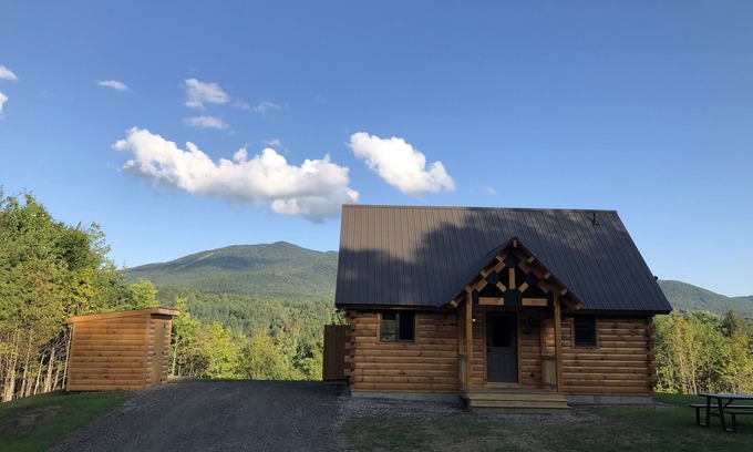 Lyndon Center Casa | Pet Friendly cabin in East Burke - on the Kingdom Trails