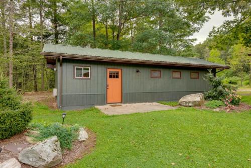 Hillsgrove Casa | Pet-Friendly Cabin with Grill in Hillsgrove